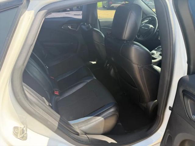 2016 Chrysler 200 S