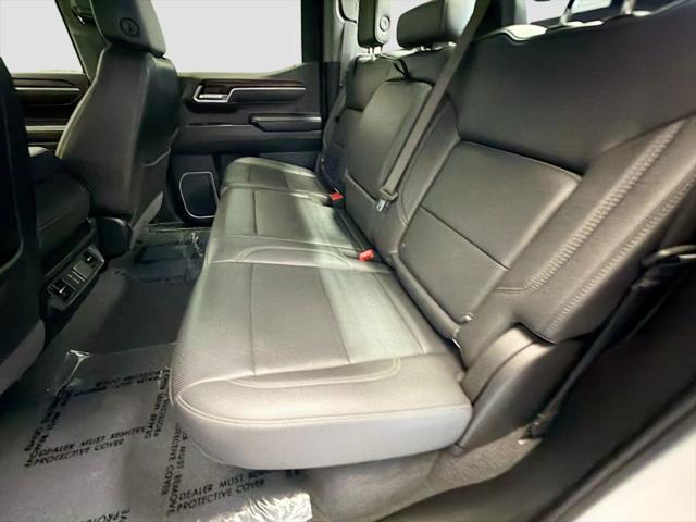 2025 GMC Sierra 1500 2WD Crew Cab Short Box SLT