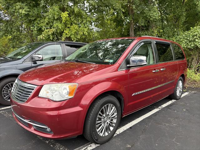 2014 Chrysler Town and Country Touring-L 2014 Chrysler Town and Country Touring-L