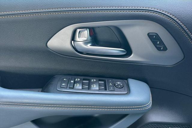 2027 Chrysler Pacifica Pinnacle