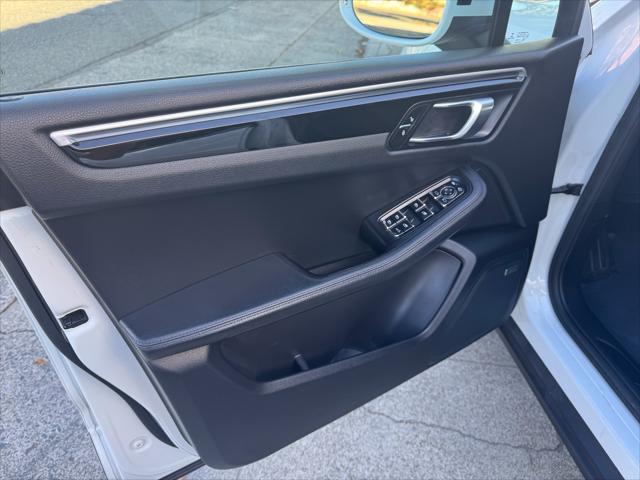 2017 Porsche Macan SPORT UTILITY 4D