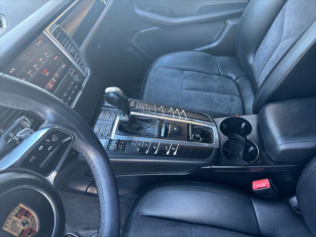 2017 Porsche Macan SPORT UTILITY 4D