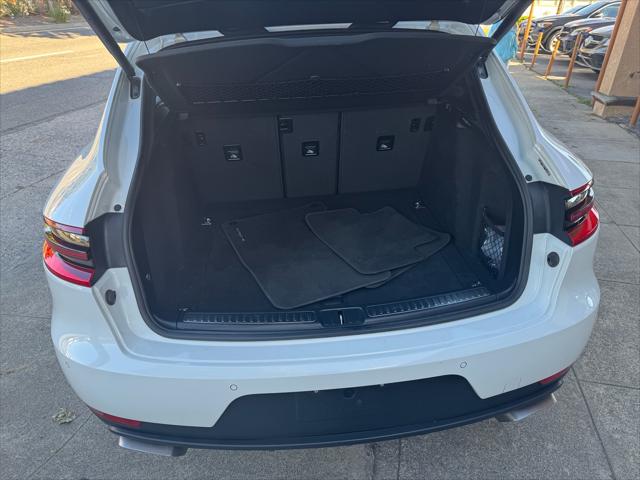 2017 Porsche Macan SPORT UTILITY 4D
