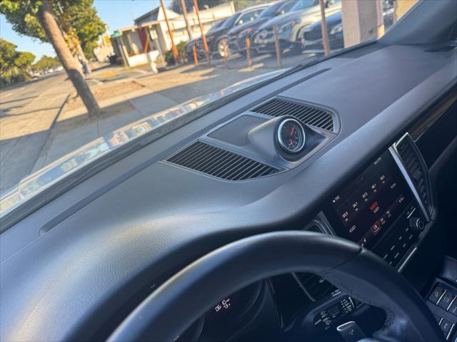 2017 Porsche Macan SPORT UTILITY 4D