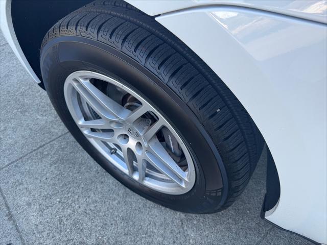 2017 Porsche Macan SPORT UTILITY 4D