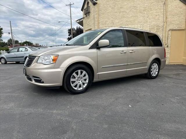 2016 Chrysler Town & Country Touring for sale in Watertown, WI