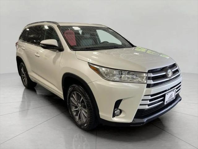 2018 Toyota Highlander XLE for sale in Middleton, WI