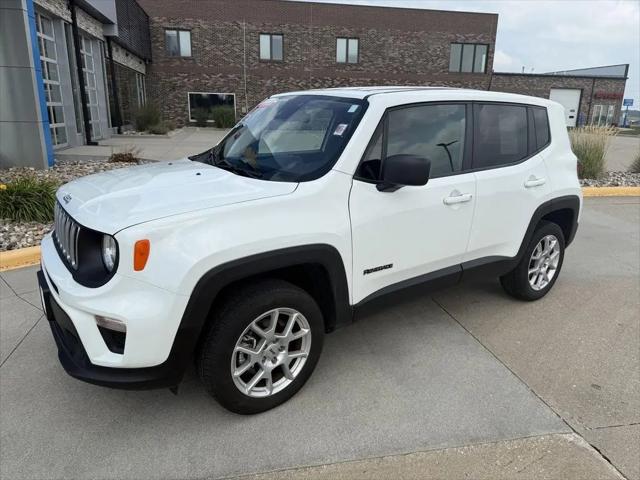 2023 Jeep Renegade Latitude 4x4 for sale in Boone, IA