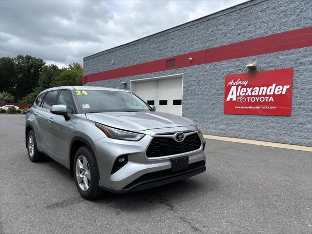 2024 Toyota Highlander LE for sale in Selinsgrove, PA
