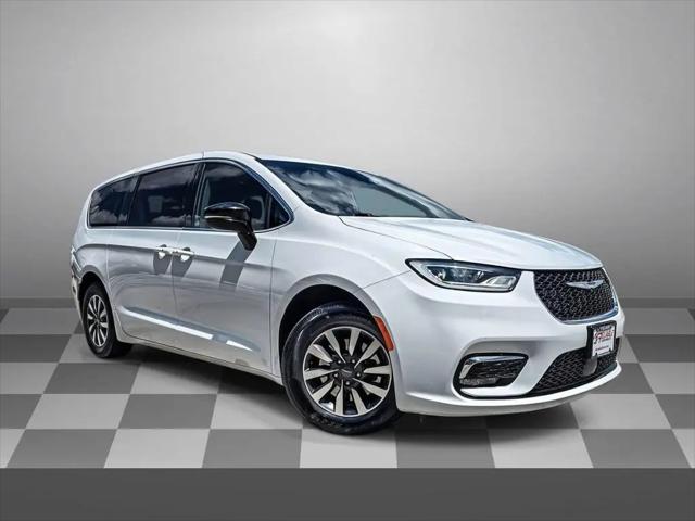 2024 Chrysler Pacifica Hybrid Select for sale in Springfield, MO