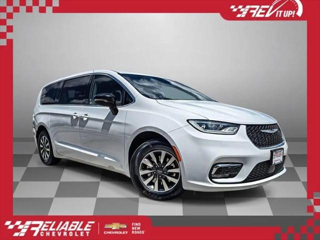 2024 Chrysler Pacifica Hybrid Select for sale in Springfield, MO
