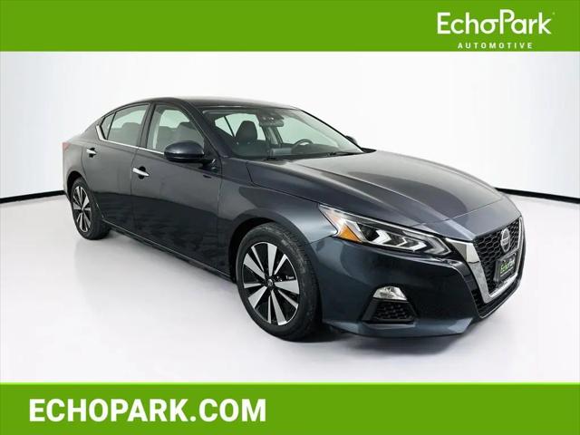 2022 Nissan Altima SV FWD for sale in Chesterfield, MO
