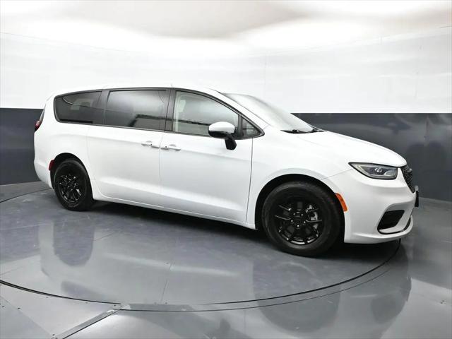 2023 Chrysler Pacifica Touring L for sale in Pryor, OK