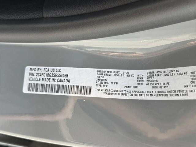 2025 Chrysler Pacifica Select