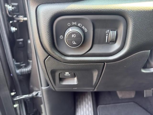 2026 Ram 1500 Express Crew Cab 4x4 57 Box