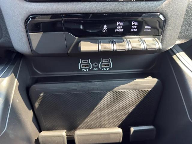 2026 Ram 1500 Express Crew Cab 4x4 57 Box