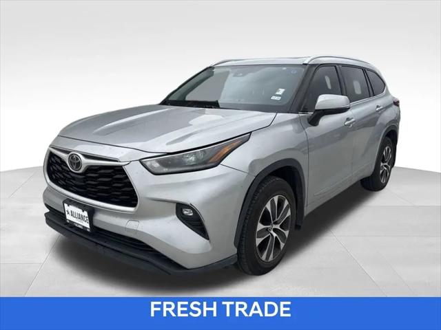 2021 Toyota Highlander XLE for sale in Fort Worth, TX