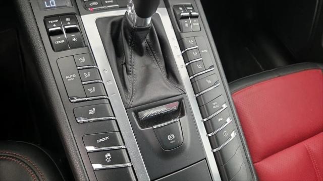 2017 Porsche Macan Macan