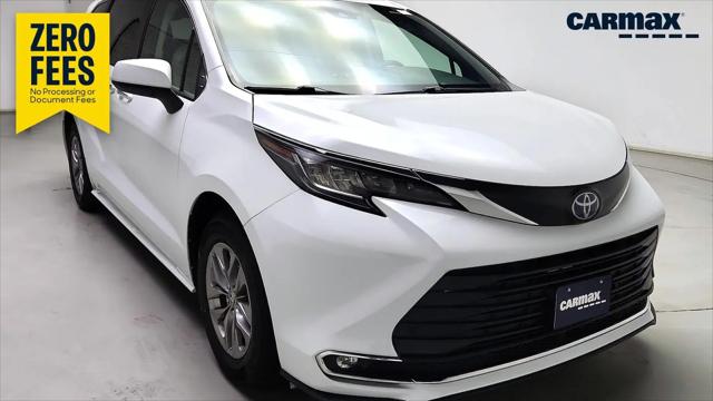 2022 Toyota Sienna XLE for sale in Schaumburg, IL