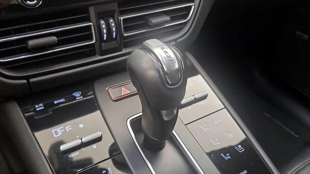 2023 Porsche Macan T