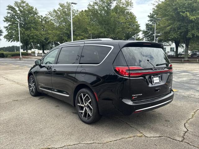 2027 Chrysler Pacifica Pinnacle AWD