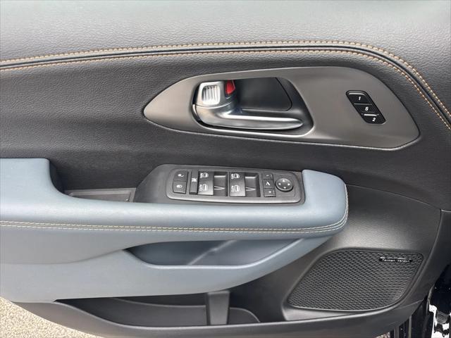 2027 Chrysler Pacifica Pinnacle AWD
