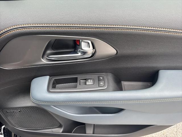 2027 Chrysler Pacifica Pinnacle AWD