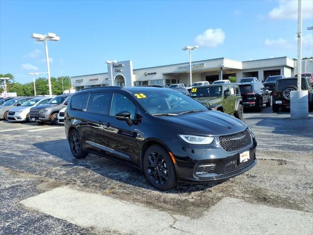 2025 Chrysler Pacifica Limited for sale in Matteson, IL