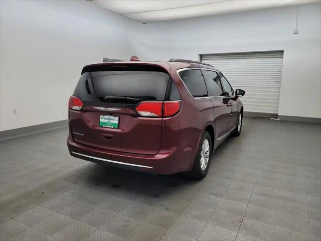 2017 Chrysler Pacifica Touring-L