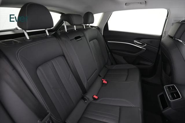 2024 Audi e-tron Premium quattro