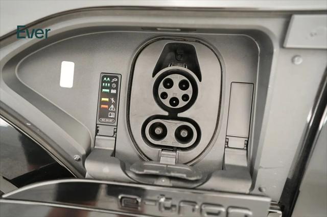 2024 Audi e-tron Premium quattro