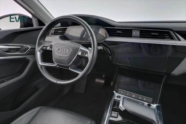 2024 Audi e-tron Premium quattro