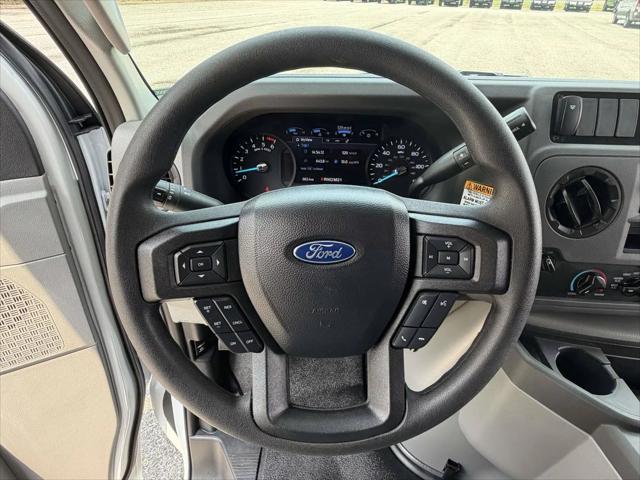 2027 Ford E-450 Cutaway E-450