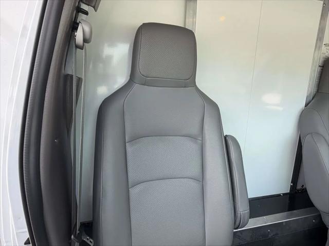 2027 Ford E-450 Cutaway E-450