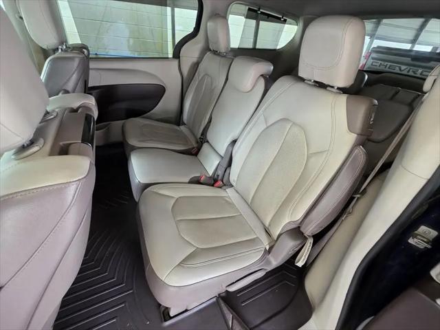 2017 Chrysler Pacifica Touring-L Plus
