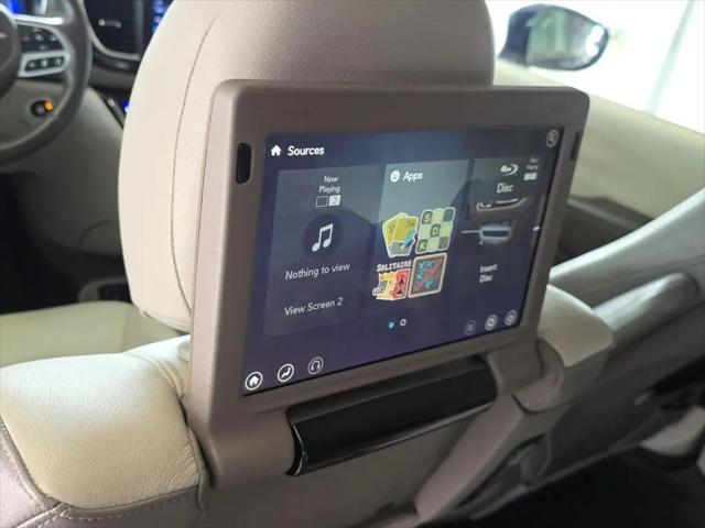 2017 Chrysler Pacifica Touring-L Plus