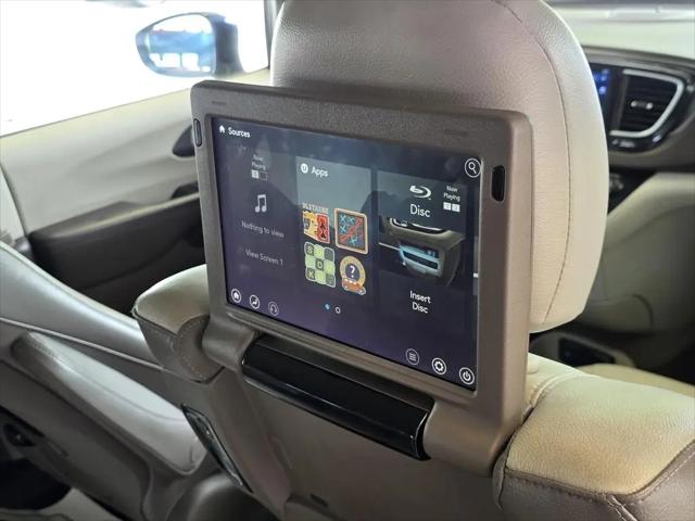 2017 Chrysler Pacifica Touring-L Plus