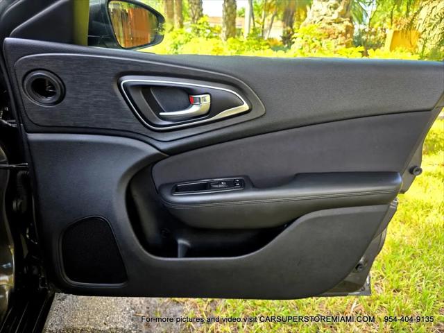 2015 Chrysler 200 Limited