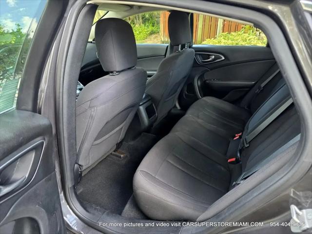 2015 Chrysler 200 Limited