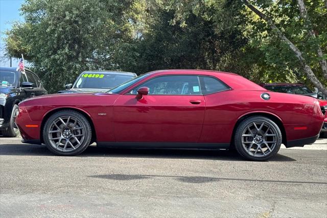 2017 Dodge Challenger R/T Shaker