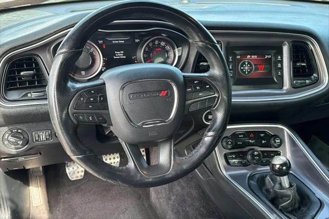 2017 Dodge Challenger R/T Shaker