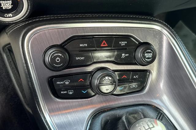 2017 Dodge Challenger R/T Shaker