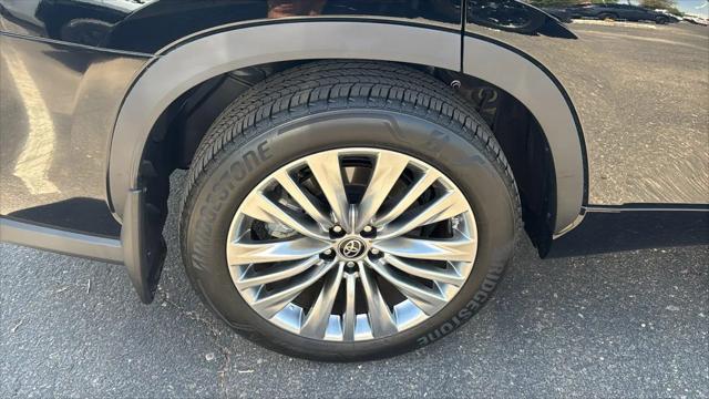 2024 Toyota Highlander Platinum
