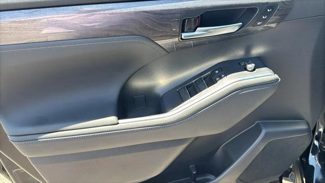 2024 Toyota Highlander Platinum