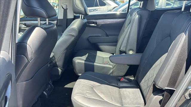 2024 Toyota Highlander Platinum
