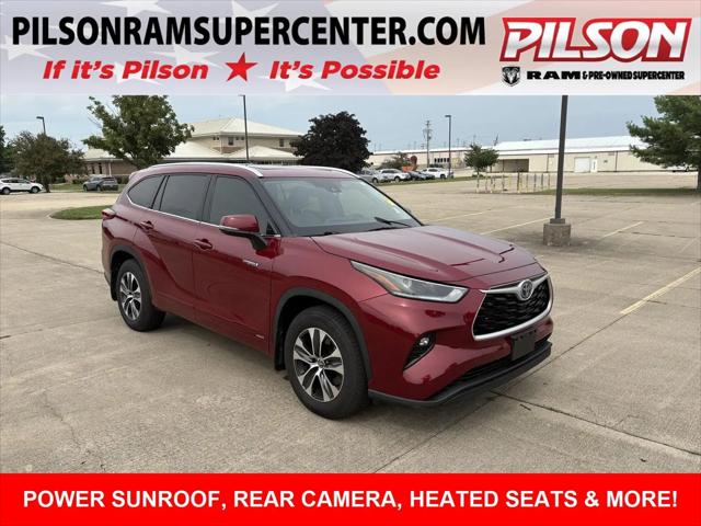 2021 Toyota Highlander Hybrid XLE for sale in Charleston, IL