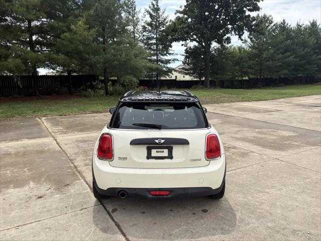 2017 MINI Hardtop Cooper
