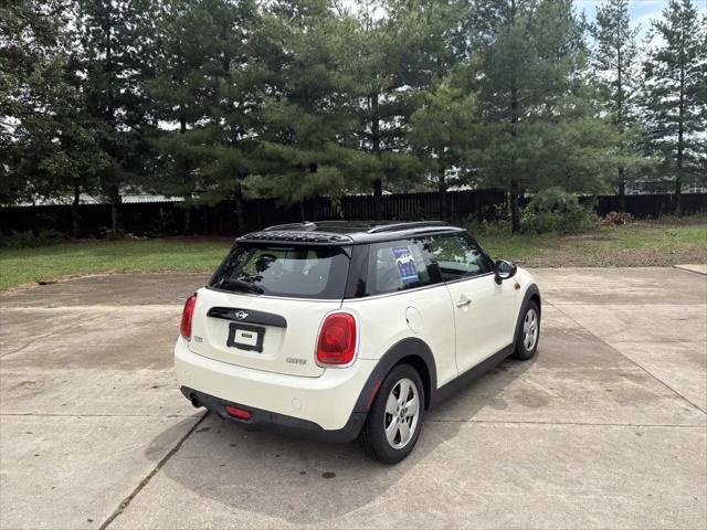 2017 MINI Hardtop Cooper
