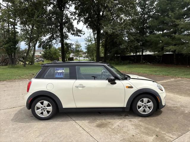 2017 MINI Hardtop Cooper