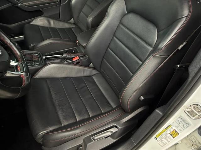 2017 Volkswagen Golf GTI SE 4-Door